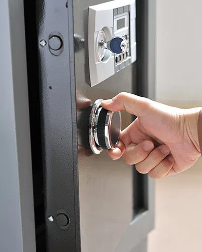 Top Locksmith Services Encino, CA 818-492-3077